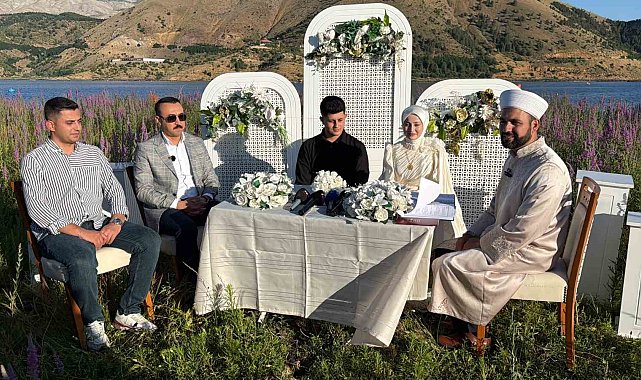 Yüzen adada "evet" dediler