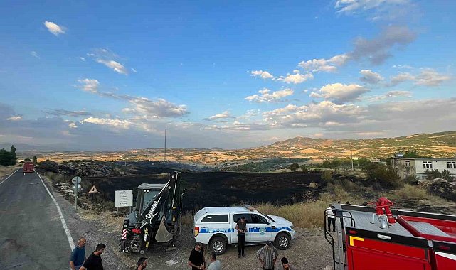 Zirai ve ormanlık alanda çıkan yangın 5 saat sonra söndürüldü