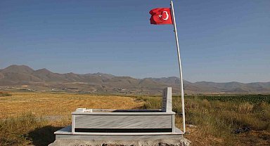 149 yıldır Erzurum Ovası'nda nöbet tutan şehidin mezarı yenilendi