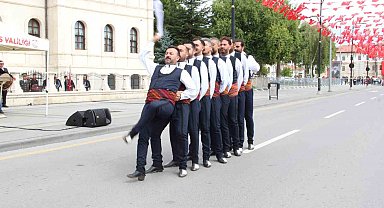 30 Ağustos Zafer Bayramı coşkusu Sivas'ta hissedildi