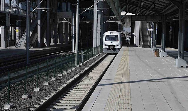 30 Ağustos'ta Ankara, İzmir ve İstanbul'da kent içi raylı sistem hatları ücretsiz olacak
