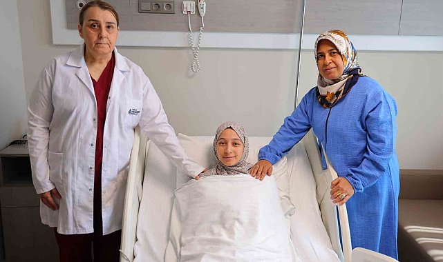 35 santimetrelik kist, genç hastanın doğurganlığı korunarak çıkarıldı