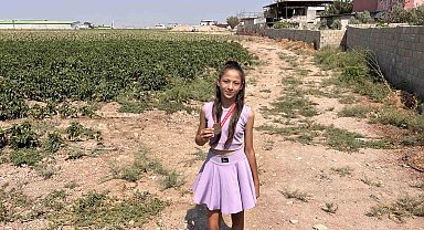 'Bir çocuk benim gibi hızlı koşmak ister' diyen 11 yaşındaki Süreyya, asfalt ve toprak yollarda antrenman yapıyor