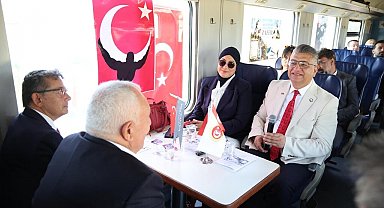 'Zafer Rotası Sempozyumu' tren yolculuğuyla gerçekleştirildi