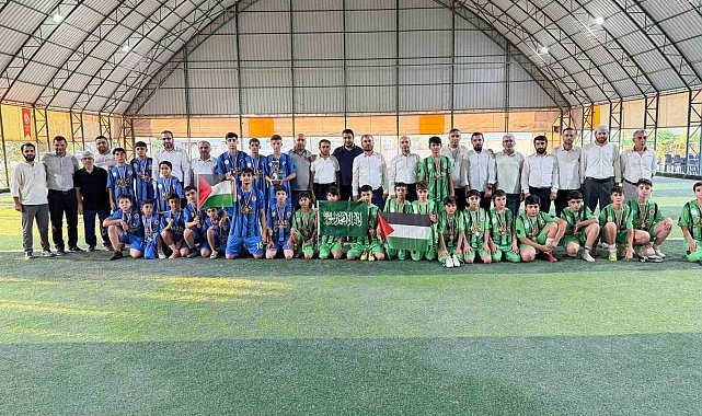 450 Öğrencinin ter döktüğü Kahta'daki turnuvada Kupa Çağrı Camii'nin