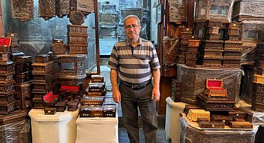 65 yıldır genç kızların çeyizlik sandıklarını yapıyor