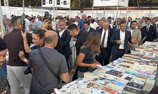 8. Edremit Kitap Fuarı Kitapseverlere kapılarını açtı
