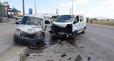 8 kişinin yaralandığı kazanın görüntüleri ortaya çıktı