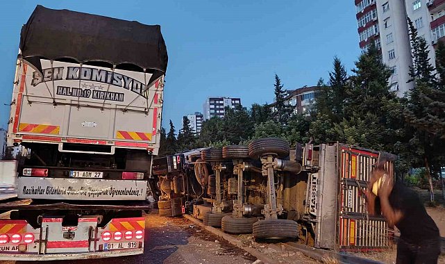 Adana'da zincirleme trafik kazası: 3 yaralı