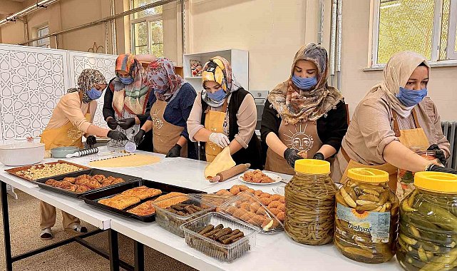 Ağrı'da kadın emeği kooperatifle büyüyor: 7 kadın hem üretiyor hem aile ekonomisine katkı sağlıyor