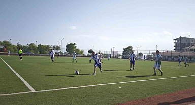 Ahlat'ta 40 yaş üstü şöhretler futbol turnuvası
