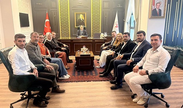 AK Parti Edremit İlçe Teşkilatı'ndan Kaymakam Engin'e ziyaret