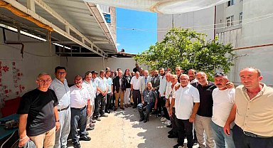 AK Parti heyeti muhtarlarla bir araya geldi