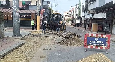 Akdeniz'de yeni yollar açılıyor, sokak ve kaldırımlar yenileniyor