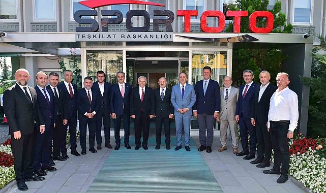 Akyazı'nın 8 mahallesinde yeni spor tesisi yükselecek