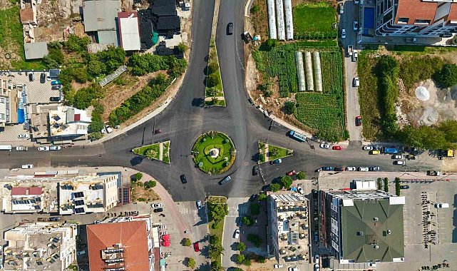 Alanya Mahmutlar Mahallesi'nde sıcak asfalt çalışmaları ilerliyor