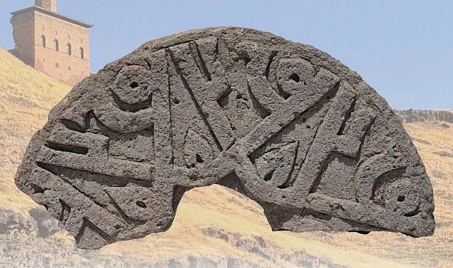 Ani Ören Yeri'nde "Hz. Muhammed" isminin 6 kez yer aldığı Selçuklu taşı Ahlat'ta sergilenecek