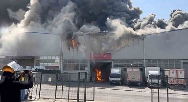 Ankara'da kargo deposunda çıkan yangın kontrol altına alındı