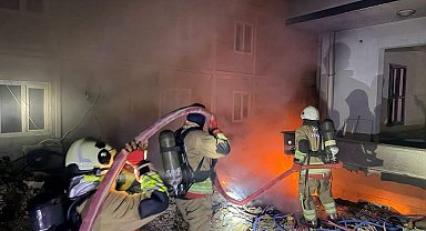 Antakya'da çöplük alan alevlere teslim oldu