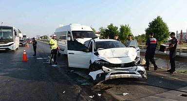 Antalya'da feci kazada ortalık savaş alanına döndü: 17 yaralı