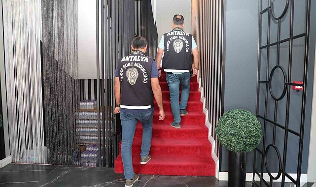 Antalya'da günübirlik konaklama ve araç kiralama firmaları denetlendi