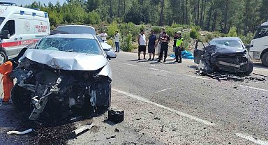 Antalya'da otomobiller çarpıştı: 1 ölü, 3 yaralı