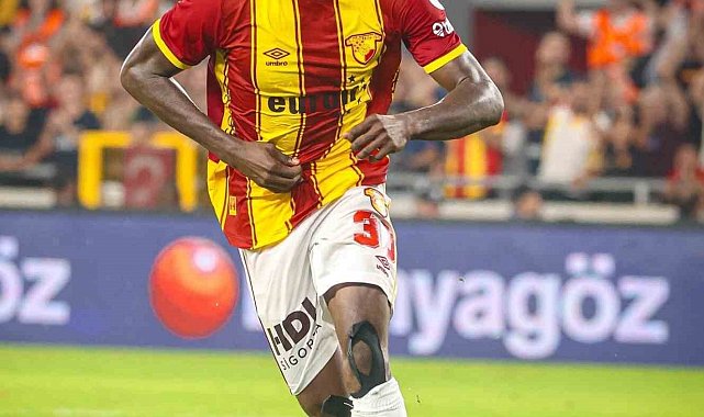 Anthony Dennis, Al-Jazira Club'a transfer oldu