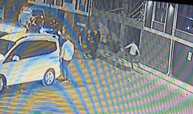 Araç ticareti silahlı kavgaya döndü... O anlar kamerada
