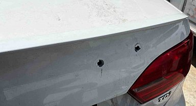 Araçlarıyla seyir halindeki aileye silahlı saldırı: Dehşet anları kamerada