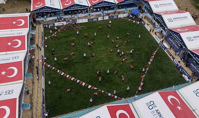Arnavutköy'de ata sporu heyecanı: 11. Geleneksel Yağlı Güreşler Dursunköy'de düzenlendi