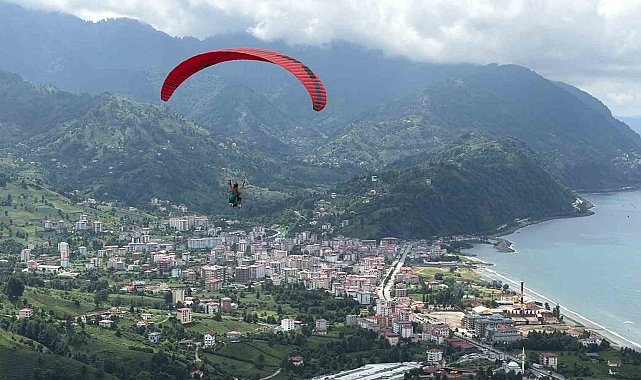 Artvin'de Yamaç Paraşütü Türkiye Şampiyonası heyecanı başladı