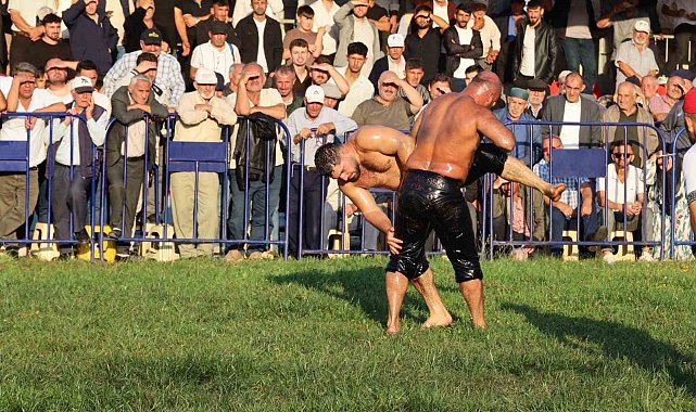 Asarcık güreşlerinde başpehlivan Orhan Okulu oldu