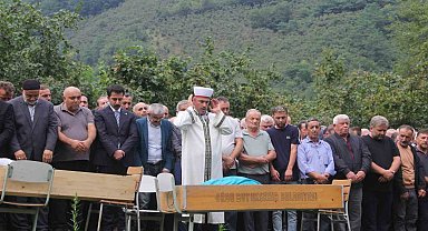 Aynı eve gelin gittiler, birlikte vefat ettiler