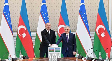 Azerbaycan Cumhurbaşkanı Aliyev, Özbekistan Devlet Başkanı Mirziyoyev ile bir araya geldi
