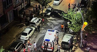 Bafra'da kontrolden çıkan otomobil park halindeki 6 araca çarptı