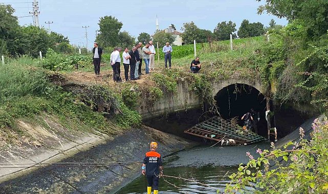 Bafra'da otomobil sulama kanalına düştü: 1 kayıp, 1 yaralı