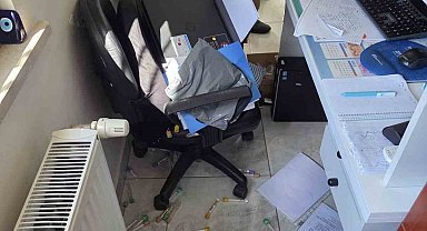 Bağcılar'da bir kişi Aile Sağlığı Merkezi'nde fazla beklediğini iddia edip etrafı dağıttı