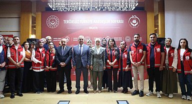 Bakan Göktaş: "Terörsüz Türkiye torunlarınız daha huzurlu bir Türkiye'de büyüsün diye ve güçlü Türkiye'nin teminatı olması için var"