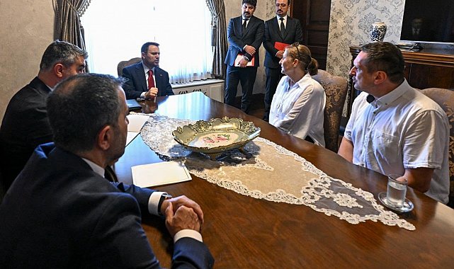 Bakan Gürlek, yorgun merminin isabet etmesi sonucu hayatını kaybeden Emir Yuşa'nın ailesiyle bir araya geldi