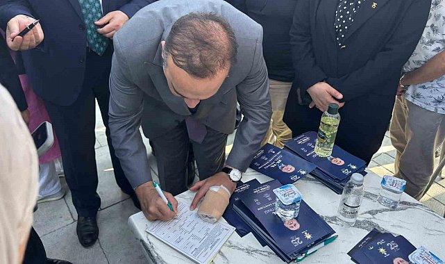 Bakan Kacır, partisine üye kaydı yaptı
