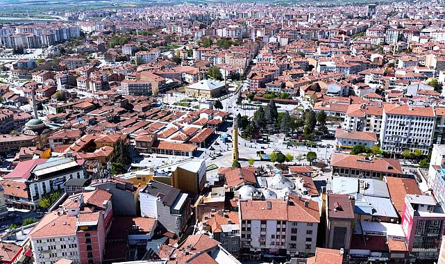 Bakan Kurum paylaştı: Çorum'un tarihi meydanı gün yüzüne çıktı