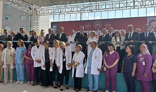 Bakan Memişoğlu: "Hastanelerimizin yüzde 80'ini yeniledik, yatak kapasitesini 271 binin üzerine çıkardık"