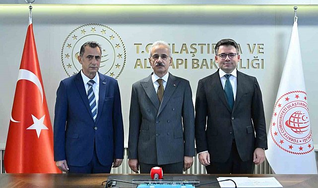 Bakan Uraloğlu: "E5000 lokomotifimiz, Avrupa Birliği Sertifikasyonu olan TSI'ya sahip oldu"