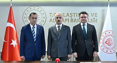 Bakan Uraloğlu: "E5000 lokomotifimiz, Avrupa Birliği Sertifikasyonu olan TSI'ya sahip oldu"