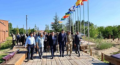 Bakan yardımcısı Çelik, Ahlat'ta incelemelerde bulundu