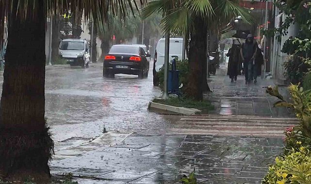 Bartın'da sağanak hayatı olumsuz etkiledi