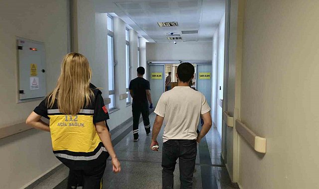 Başına fayans düşen işçi yaralandı