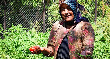 Başkan Tugay sözünü tuttu: Beydağlı çiftçinin 30 yıllık su hasreti sona erdi