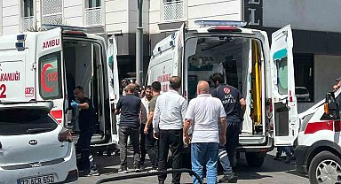 Batman'da motosiklet ile iki otomobil çarpıştı: 2 yaralı