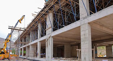 Bayburt'ta 3 okulun yapımı devam ediyor